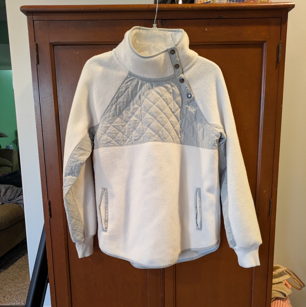 Abercrombie & Fitch White / Gray Fleece Quilted Pullover